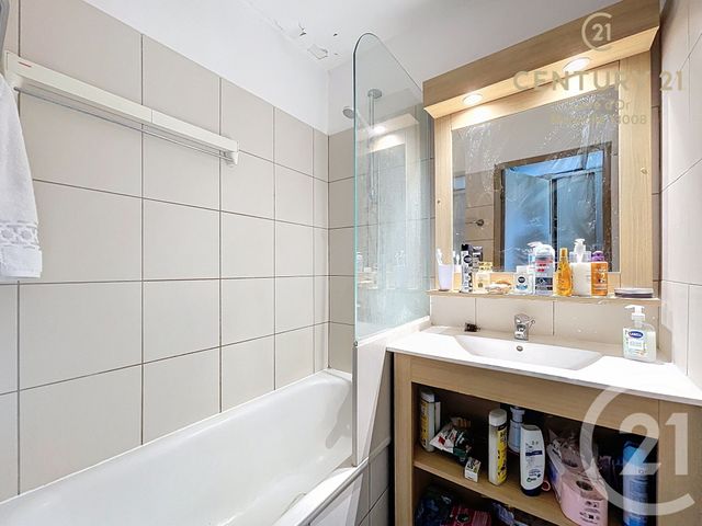 Appartement Chambre à vendre - 1 pièce - 20.1 m2 - MARSEILLE - 13008 - PROVENCE-ALPES-COTE-D-AZUR - Century 21 Carré D'Or