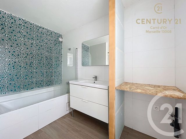 Appartement F4 à louer - 4 pièces - 80.85 m2 - MARSEILLE - 13008 - PROVENCE-ALPES-COTE-D-AZUR - Century 21 Carré D'Or