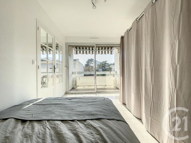 Appartement T2 à louer - 2 pièces - 37.7 m2 - MARSEILLE - 13008 - PROVENCE-ALPES-COTE-D-AZUR - Century 21 Carré D'Or