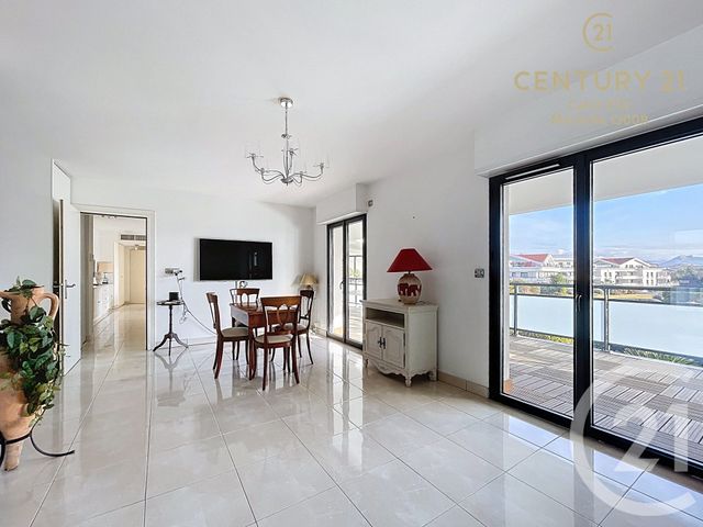 Appartement F3 à vendre - 3 pièces - 86.21 m2 - MARSEILLE - 13008 - PROVENCE-ALPES-COTE-D-AZUR - Century 21 Carré D'Or