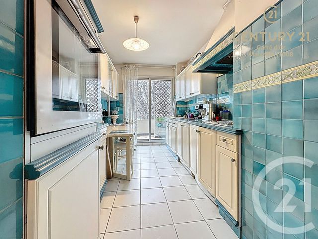 Appartement à vendre - 3 pièces - 87.77 m2 - MARSEILLE - 13008 - PROVENCE-ALPES-COTE-D-AZUR - Century 21 Carré D'Or