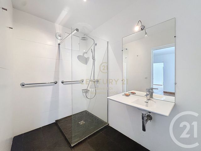 Appartement F3 à vendre - 3 pièces - 82.1 m2 - MARSEILLE - 13008 - PROVENCE-ALPES-COTE-D-AZUR - Century 21 Carré D'Or