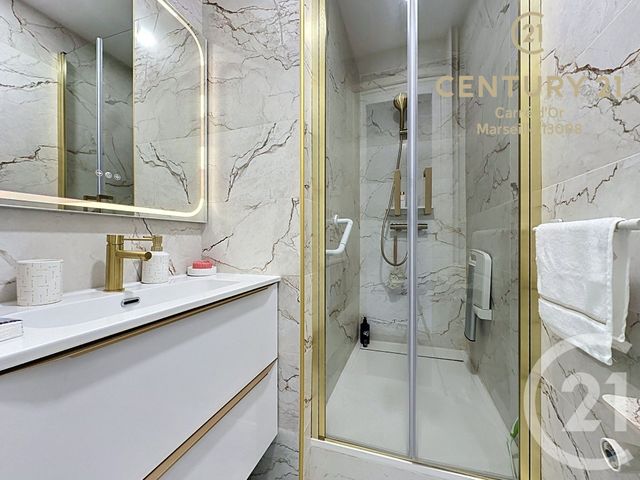Appartement à vendre - 3 pièces - 94.0 m2 - MARSEILLE - 13008 - PROVENCE-ALPES-COTE-D-AZUR - Century 21 Carré D'Or