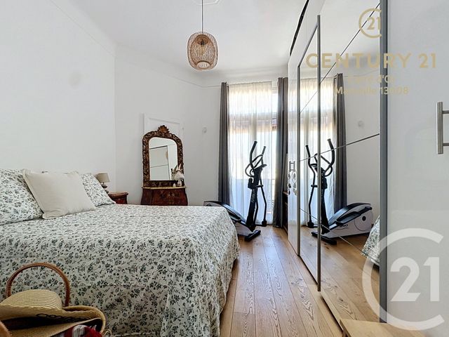 Appartement F3 à vendre - 3 pièces - 62.52 m2 - MARSEILLE - 13008 - PROVENCE-ALPES-COTE-D-AZUR - Century 21 Carré D'Or