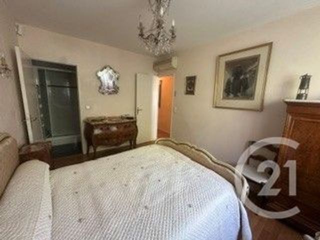 Appartement F4 à vendre - 4 pièces - 94.78 m2 - MARSEILLE - 13008 - PROVENCE-ALPES-COTE-D-AZUR - Century 21 Carré D'Or