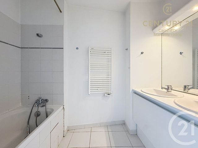 Appartement à vendre - 3 pièces - 60.55 m2 - MARSEILLE - 13008 - PROVENCE-ALPES-COTE-D-AZUR - Century 21 Carré D'Or